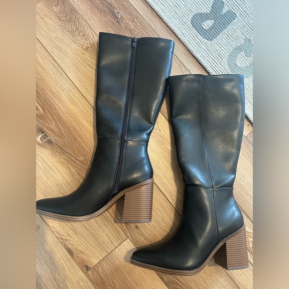 New black knee high pointed boots - Picture 4 of 8